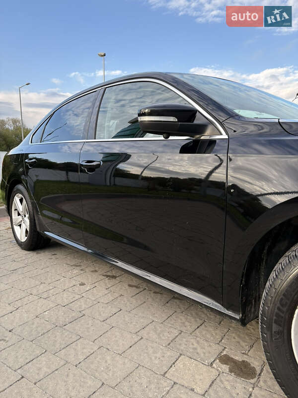 Седан Volkswagen Passat 2012 в Івано-Франківську