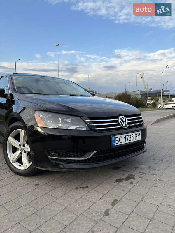 Седан Volkswagen Passat 2012 в Івано-Франківську