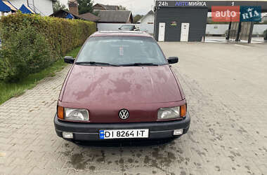 Седан Volkswagen Passat 1992 в Косові