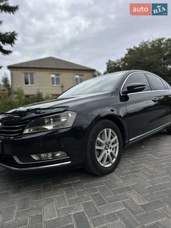 Седан Volkswagen Passat 2011 в Виннице