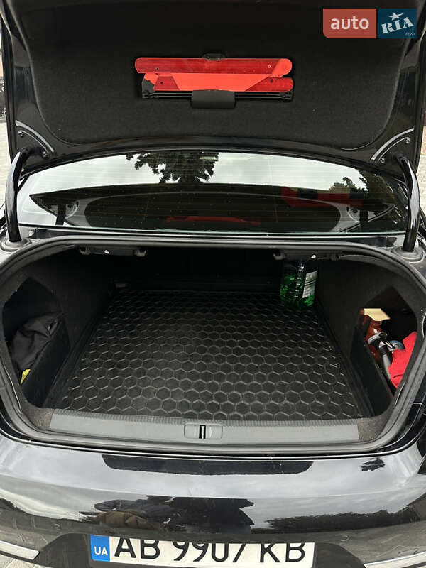 Седан Volkswagen Passat 2011 в Виннице