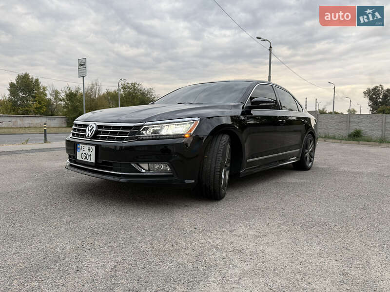 Седан Volkswagen Passat 2016 в Дніпрі