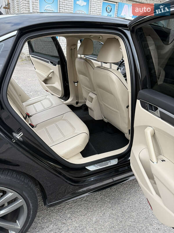 Седан Volkswagen Passat 2016 в Дніпрі