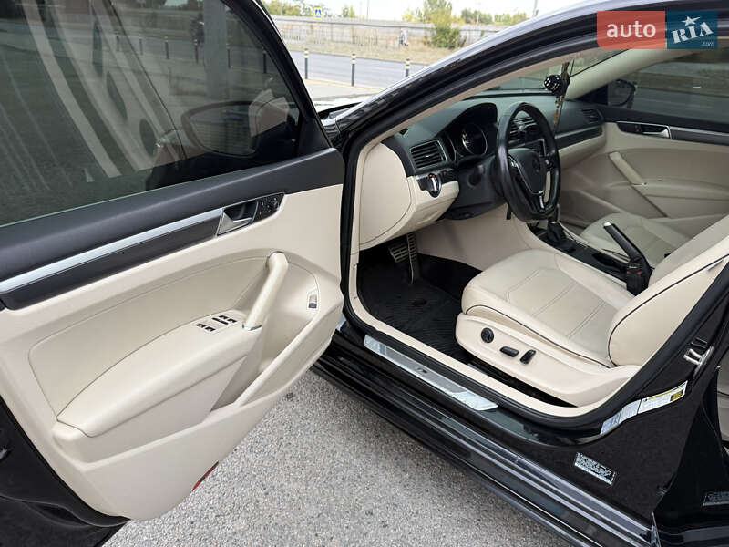 Седан Volkswagen Passat 2016 в Дніпрі