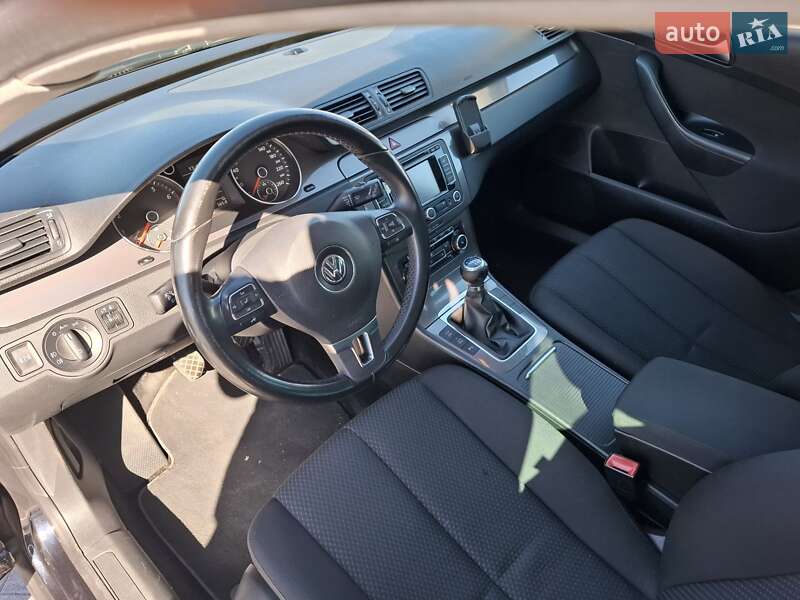 Универсал Volkswagen Passat 2010 в Луцке