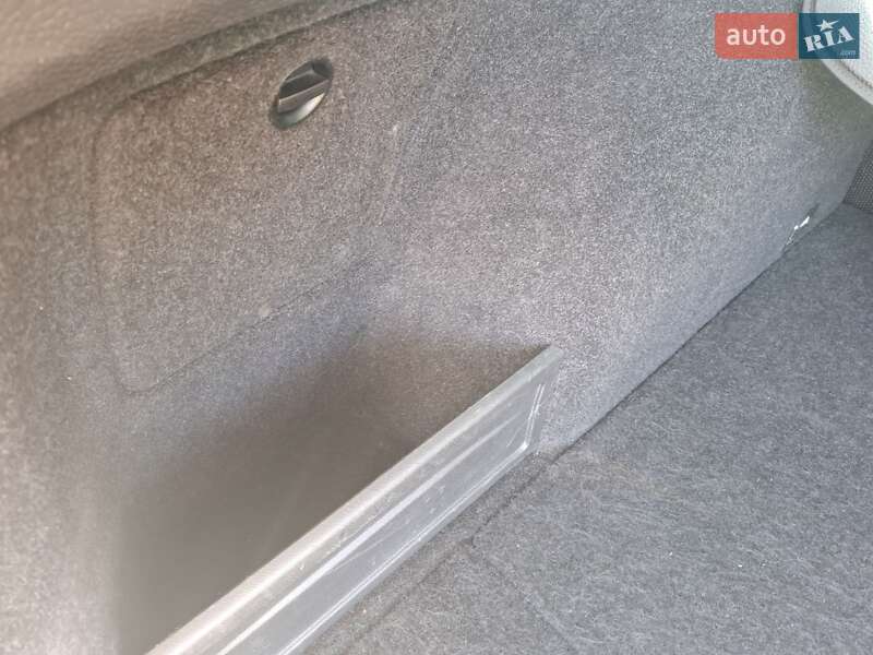 Универсал Volkswagen Passat 2010 в Луцке