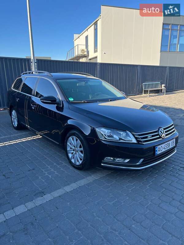 Універсал Volkswagen Passat 2011 в Мукачевому