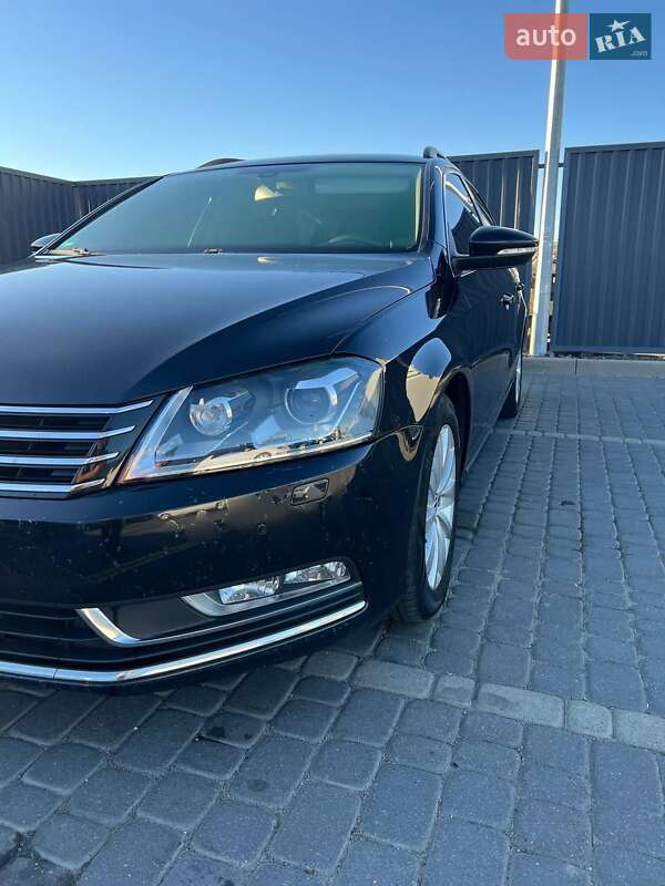 Універсал Volkswagen Passat 2011 в Мукачевому