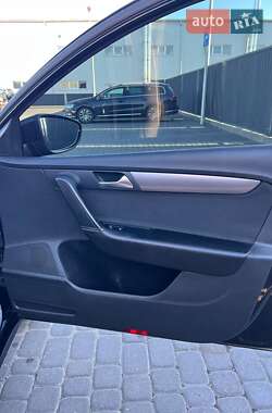 Универсал Volkswagen Passat 2011 в 