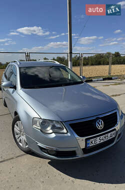 Універсал Volkswagen Passat 2006 в Дніпрі