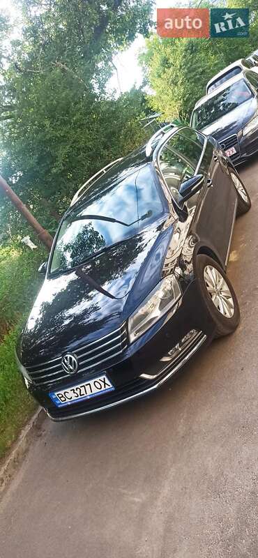 Универсал Volkswagen Passat 2011 в Сокале