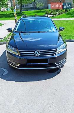 Универсал Volkswagen Passat 2011 в Сокале