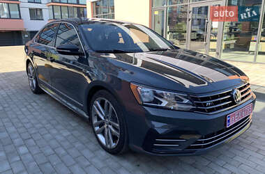 Седан Volkswagen Passat 2017 в Луцке