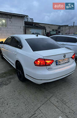 Седан Volkswagen Passat 2011 в 