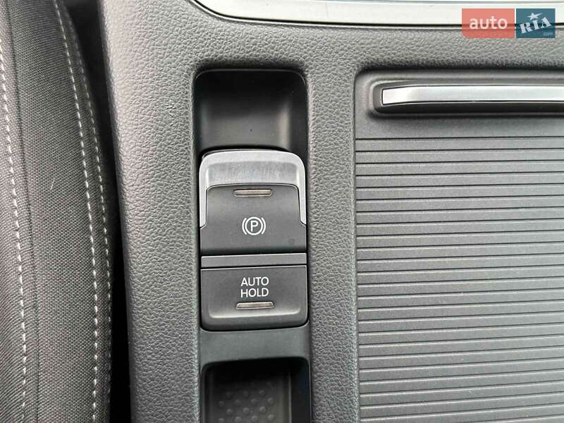 Универсал Volkswagen Passat 2017 в Львове