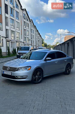 Седан Volkswagen Passat 2013 в Черновцах
