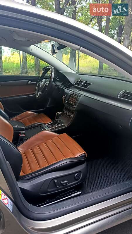 Универсал Volkswagen Passat 2012 в Чернигове