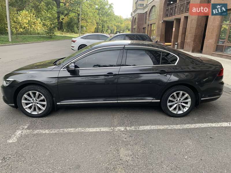 Седан Volkswagen Passat 2018 в Харькове