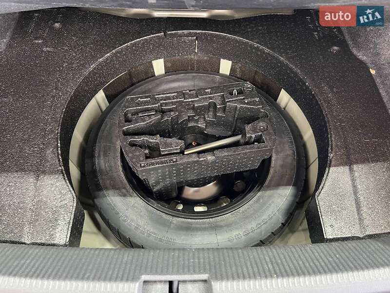 Седан Volkswagen Passat 2014 в Одесі