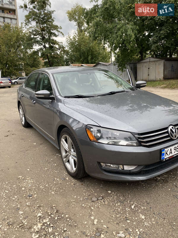 Седан Volkswagen Passat 2015 в Киеве
