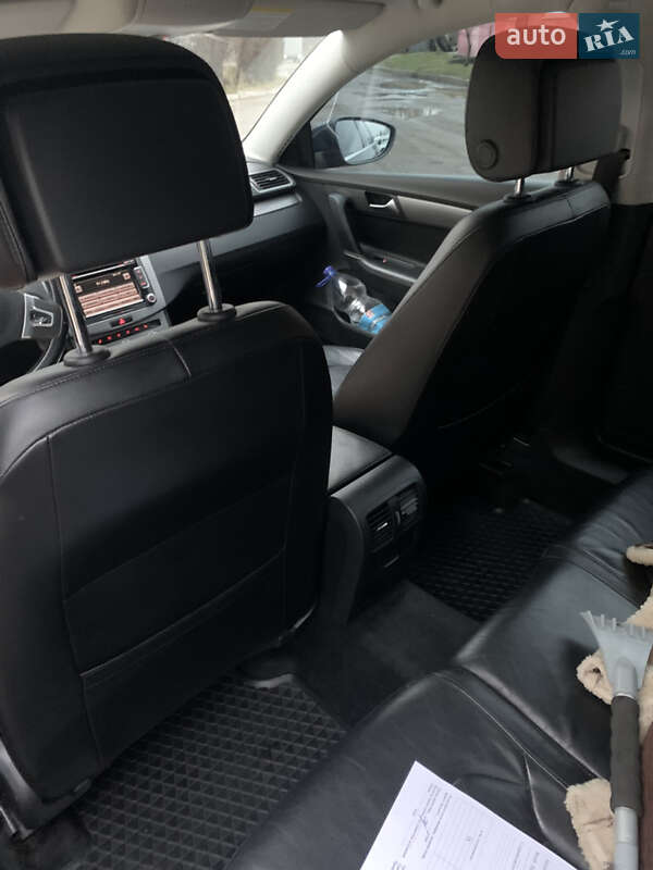 Універсал Volkswagen Passat 2012 в Луцьку