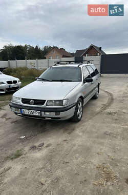 Універсал Volkswagen Passat 1996 в Вишгороді