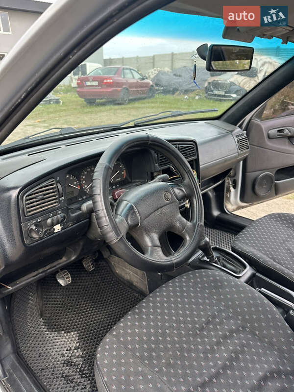 Универсал Volkswagen Passat 1996 в Вышгороде