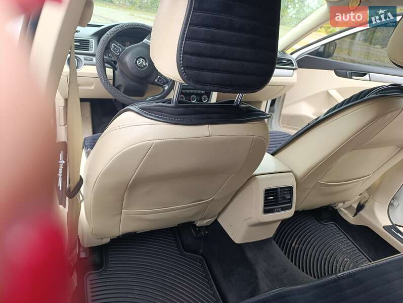 Седан Volkswagen Passat 2013 в Каневе