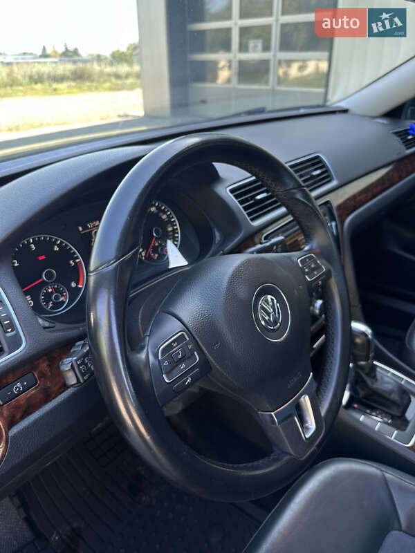 Седан Volkswagen Passat 2013 в Дрогобыче фото 30 Седан Volkswagen Passat 2013 в Дрогобыче
