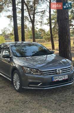 Седан Volkswagen Passat 2016 в Сумах