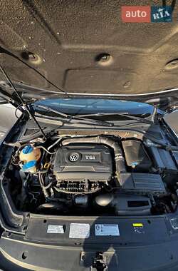 Седан Volkswagen Passat 2016 в 