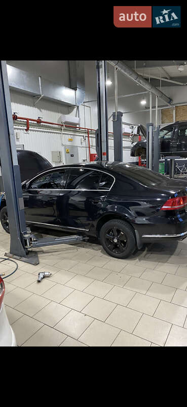 Седан Volkswagen Passat 2011 в Миколаєві