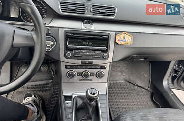 Универсал Volkswagen Passat 2012 в 