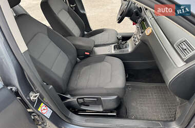 Универсал Volkswagen Passat 2012 в 