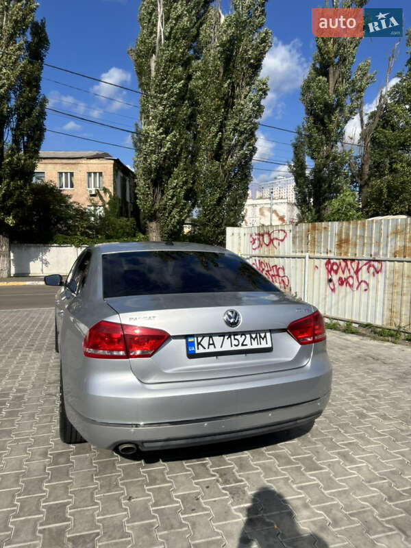 Седан Volkswagen Passat 2012 в Киеве