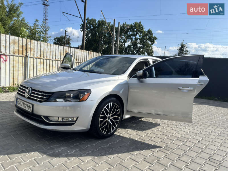 Седан Volkswagen Passat 2012 в Киеве
