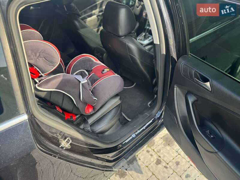 Универсал Volkswagen Passat 2009 в Львове