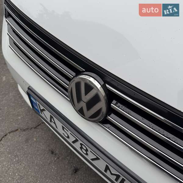 Седан Volkswagen Passat 2015 в Киеве