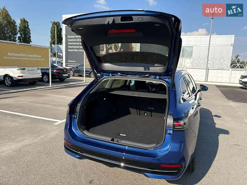Універсал Volkswagen Passat 2024 в Івано-Франківську