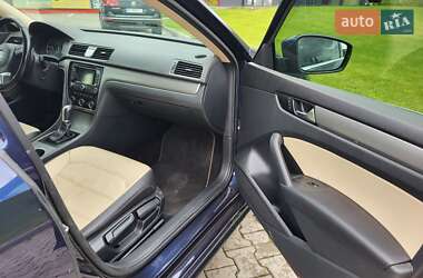 Седан Volkswagen Passat 2014 в 