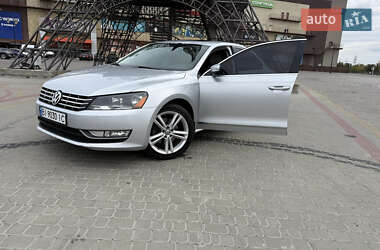 Седан Volkswagen Passat 2013 в Харкові