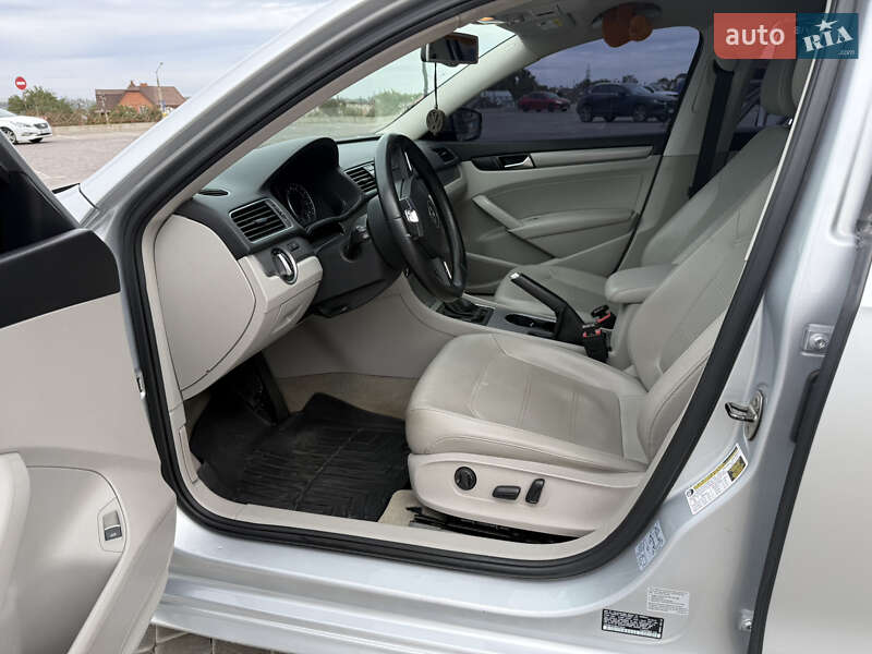 Седан Volkswagen Passat 2013 в Харькове