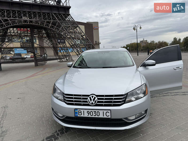 Седан Volkswagen Passat 2013 в Харькове