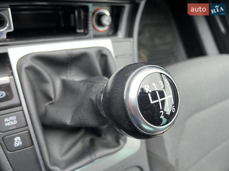 Седан Volkswagen Passat 2011 в Радивилове