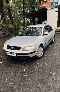 Седан Volkswagen Passat 1997 в Умані