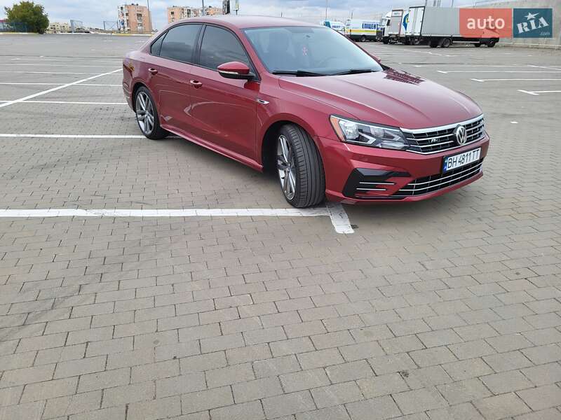 Седан Volkswagen Passat 2018 в Одессе