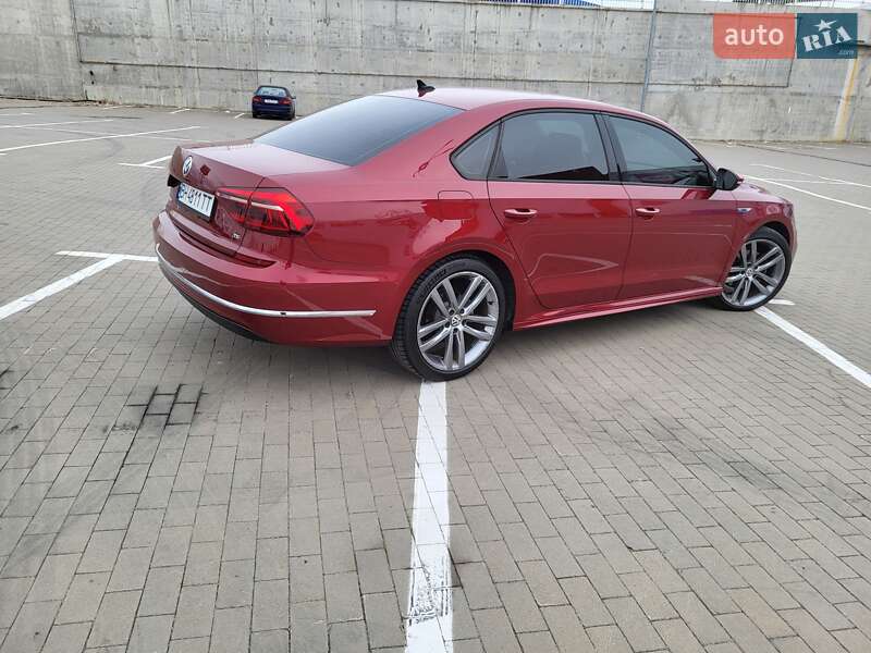 Седан Volkswagen Passat 2018 в Одессе