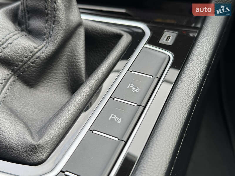 Универсал Volkswagen Passat 2021 в Житомире