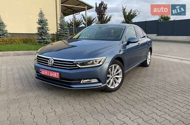 Седан Volkswagen Passat 2015 в Луцьку