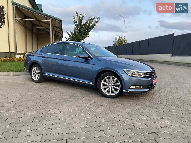 Седан Volkswagen Passat 2015 в Луцке